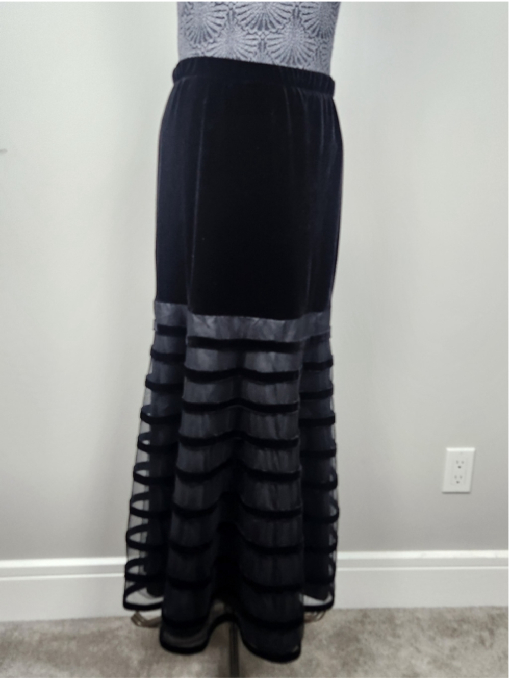 Black Velvet Maxi Skirt Size 10 Fits Large Soft Lace Sheer - Picture 3 of 12